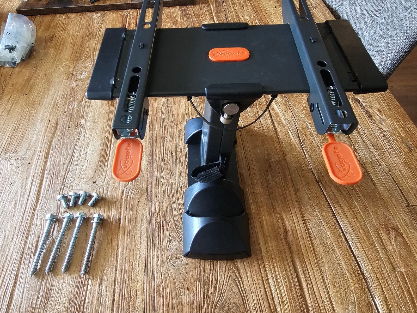 Vogel's TV-beugel voor wandmontage, Ophalen, Zo goed als nieuw