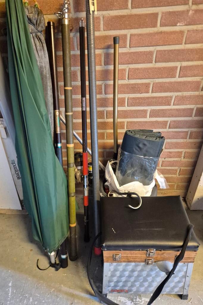 Partij gebruikte hengels, koffer en benodigdheden, Ophalen, Gebruikt, Complete hengel