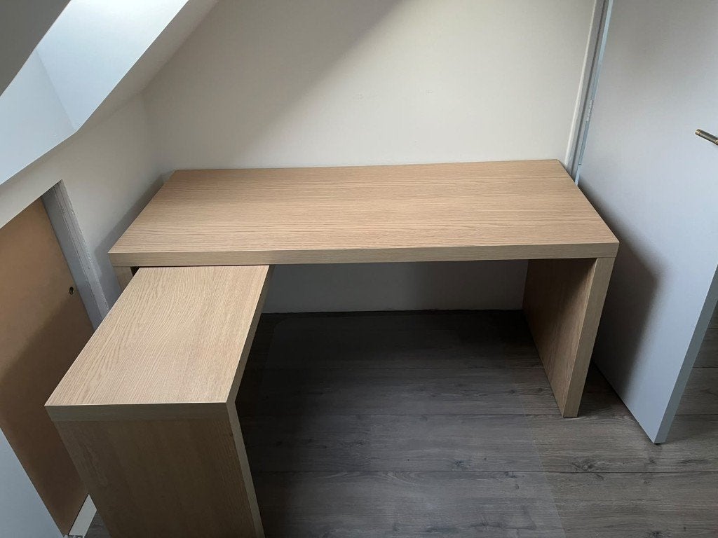 IKEA MALM Bureau met uittrekbaar blad– Eikenfineer 151x65 cm, Ophalen, Gebruikt, Kabelgoot, 151 cm