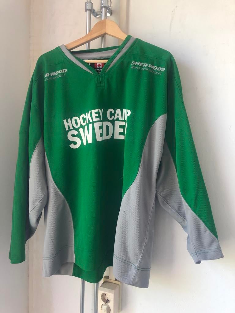 Shirt groen hockey camp sweden s-m of xxxl, Sport en Fitness, IJshockey, Ophalen, Gebruikt, Kleding