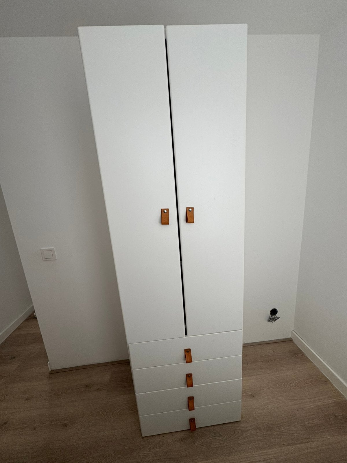 Kledingkast kinderkamer Ikea Besta