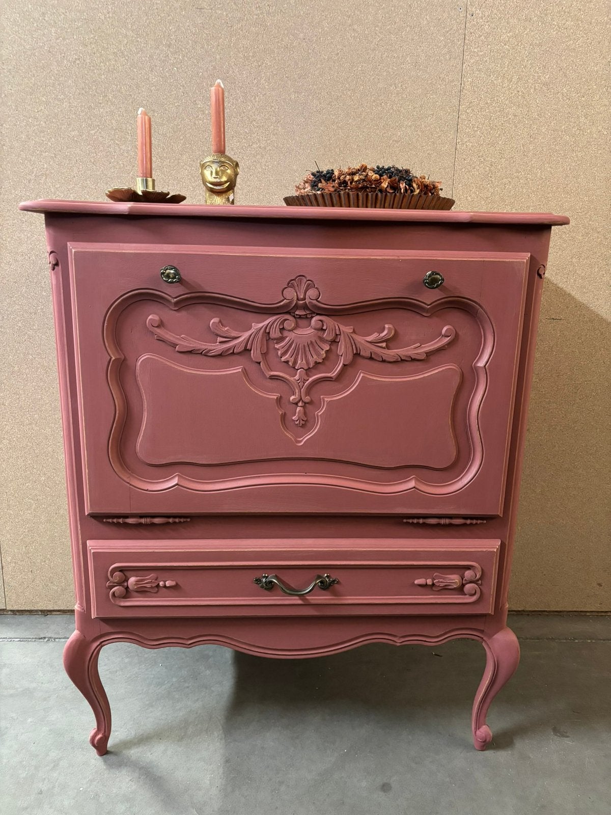 Brocante Queen Ann kast / drankenkast / klepkast, Studio Larilo, Zo goed als nieuw, Sportstraat 6 Kerkrade, Studiolarilo@gmail.com
