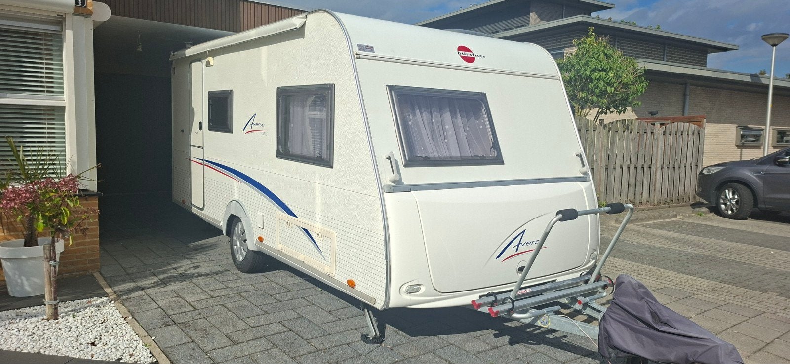 Bürstner Averso 450TS caravan, Caravans en Kamperen, Kachel, Rondzit, Frans bed, 750 - 1000 kg