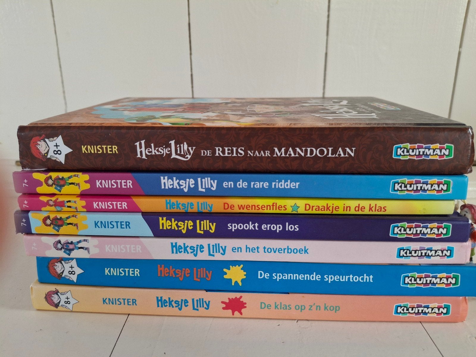 8 delen van Heksje Lilly, Boeken, Ophalen of Verzenden, Zo goed als nieuw, Knister, Fictie algemeen