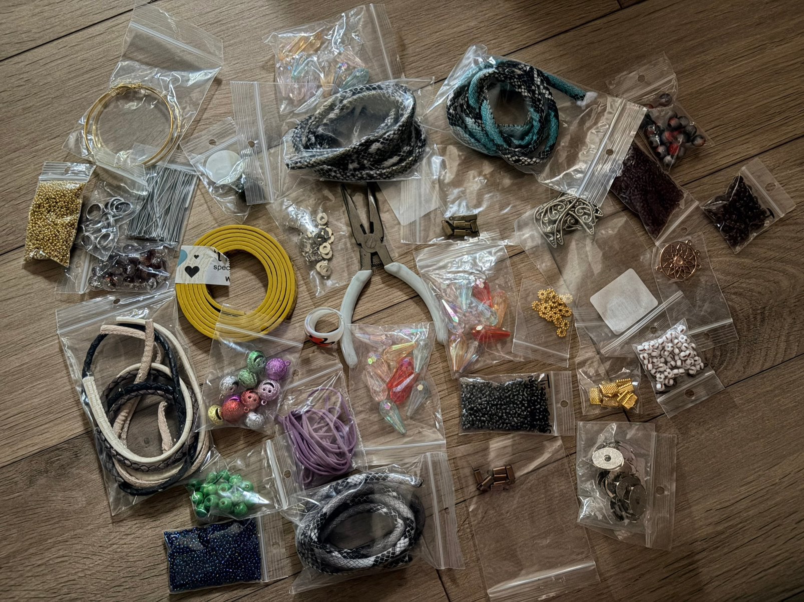 Partij diverse naterialen voor sieraden, Hobby en Vrije tijd, Kralen en Sieraden maken, Ophalen of Verzenden, Zo goed als nieuw