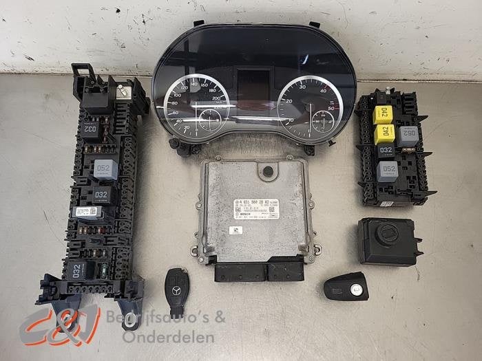 Kontaktslot + computer van een Mercedes Vito, Gebruikt, -, Ophalen of Verzenden, -