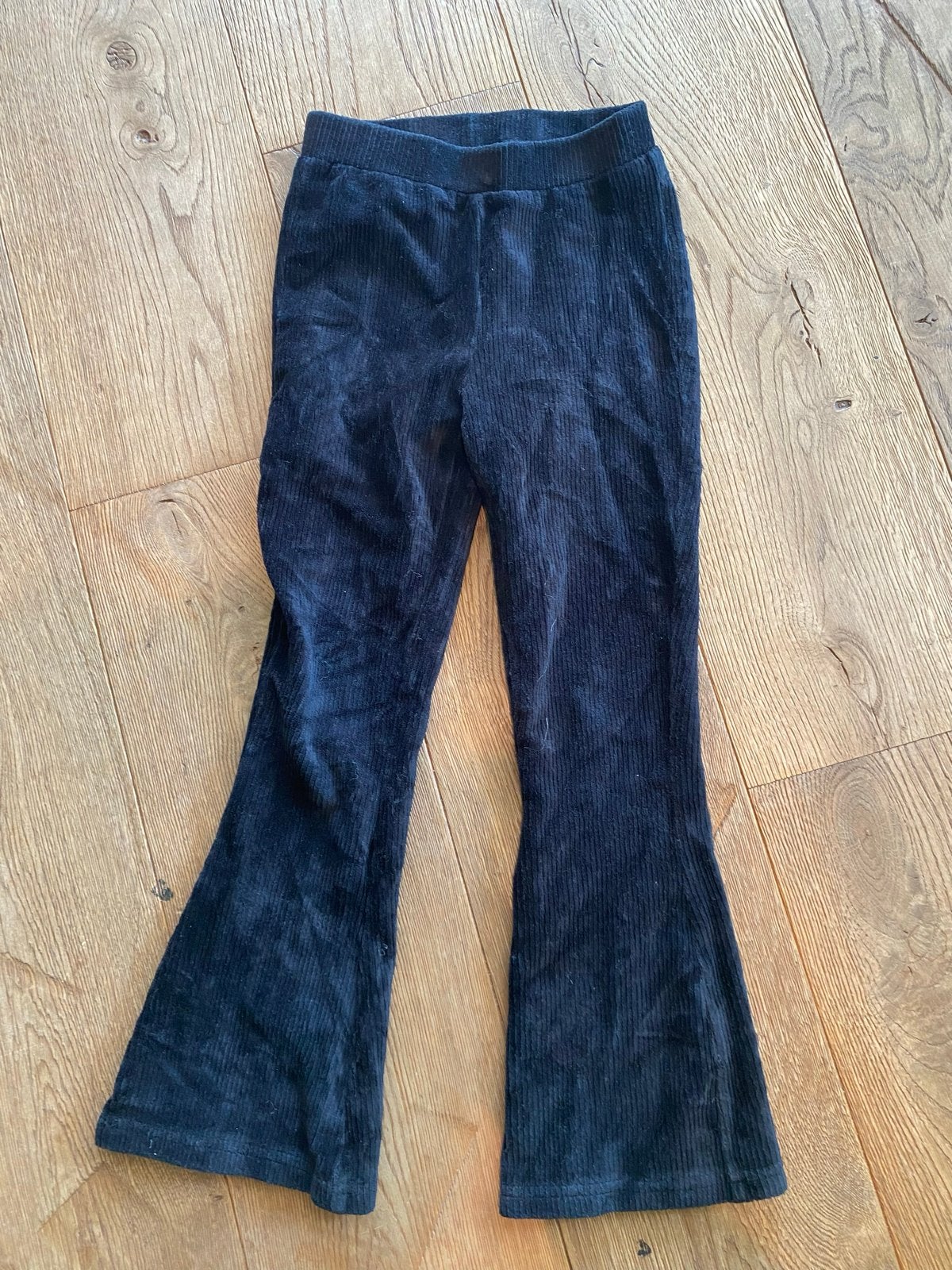 Grijze ribbroek met wijde pijpen - Maat 122, Ophalen of Verzenden, Gebruikt, Meisje, Broek