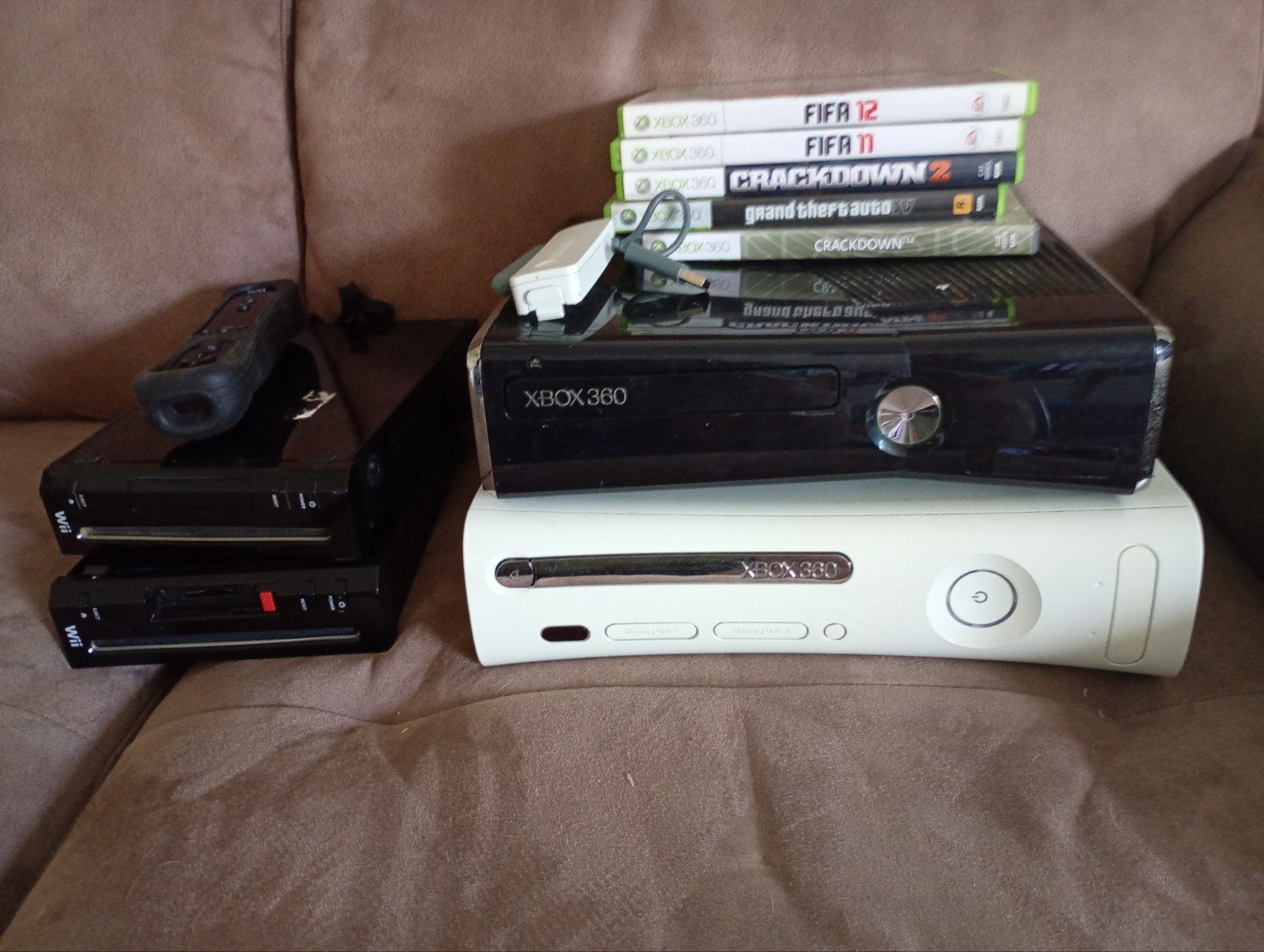 Xbox 360 Elite met games en controller, twee Wii consoles, Spelcomputers en Games, Spelcomputers | Xbox 360, 360 Elite of Super Elite