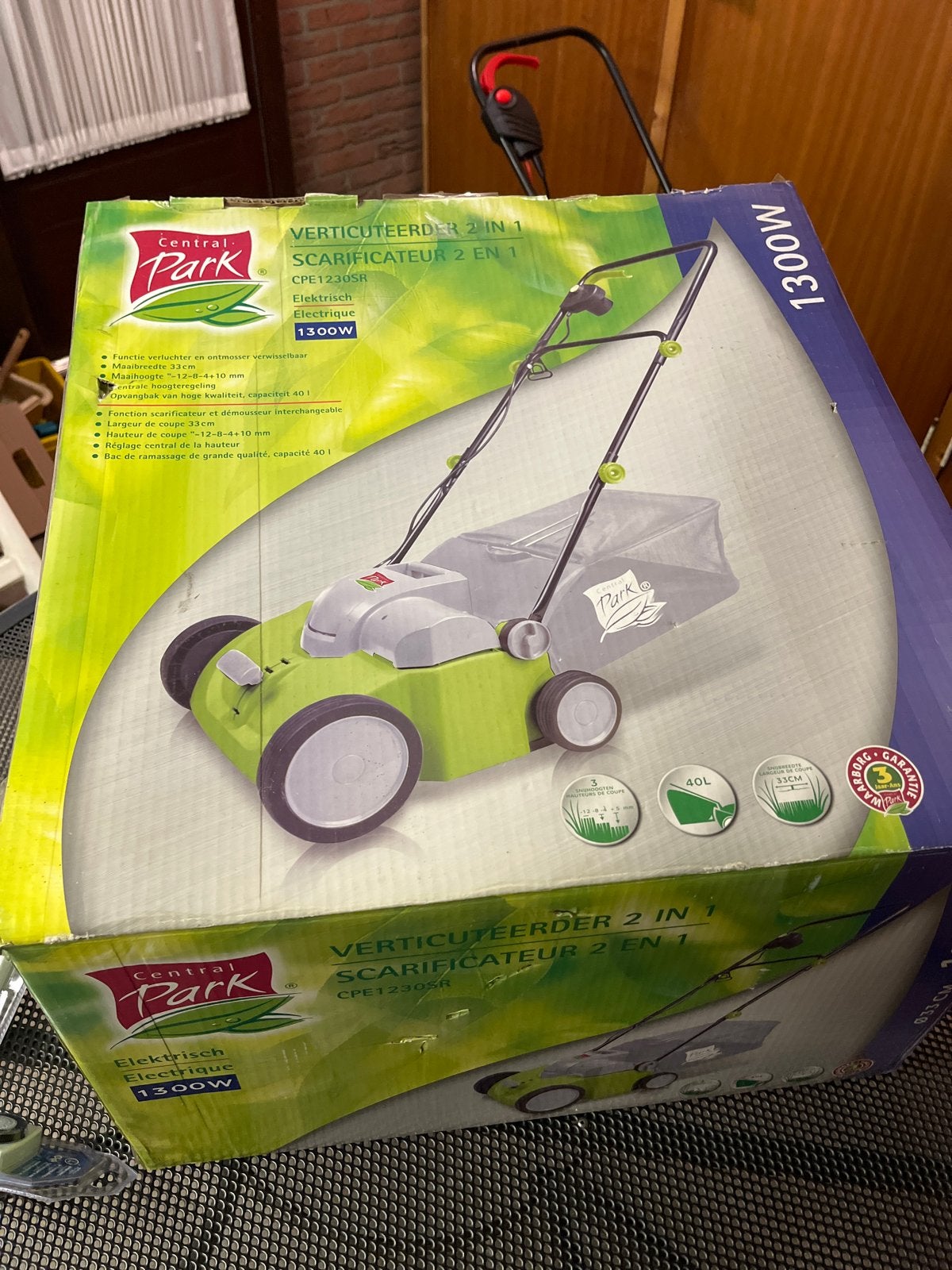 Central Park Verticuteermachine 2-in-1 1300W, Ophalen, Zo goed als nieuw, Elektrisch