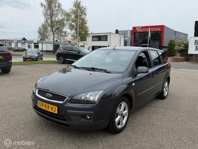 Ford Focus Wagon 1.6-16V Futura, Auto's, 1596 cc, Stof, Gebruikt, Zwart