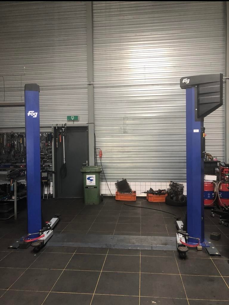 Fog hefbrug 3000 kg – 380V – €950 – MOET WEG!, Ophalen of Verzenden