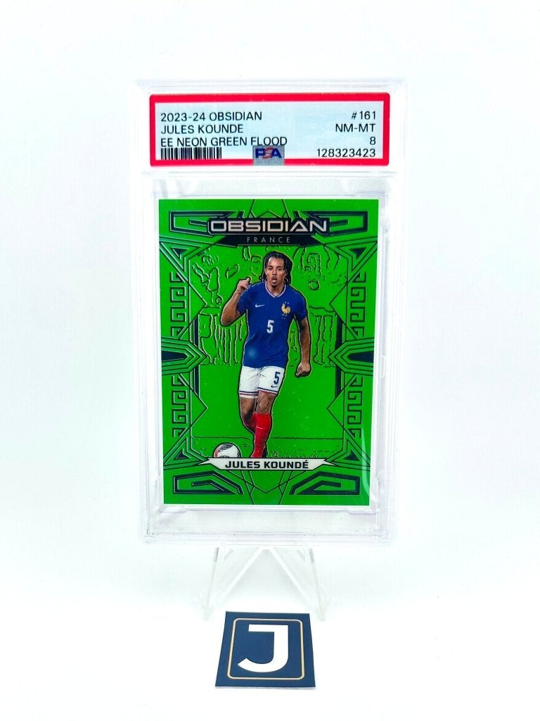 Jules Kounde /3 PSA 8 Obsidian Green Flood Panini France, Ophalen of Verzenden, Zo goed als nieuw, Plaatje