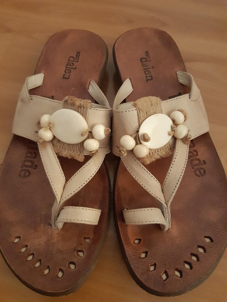 Leren Ibiza slipper met kralen, Slippers, Bruin, Ophalen of Verzenden, Zo goed als nieuw