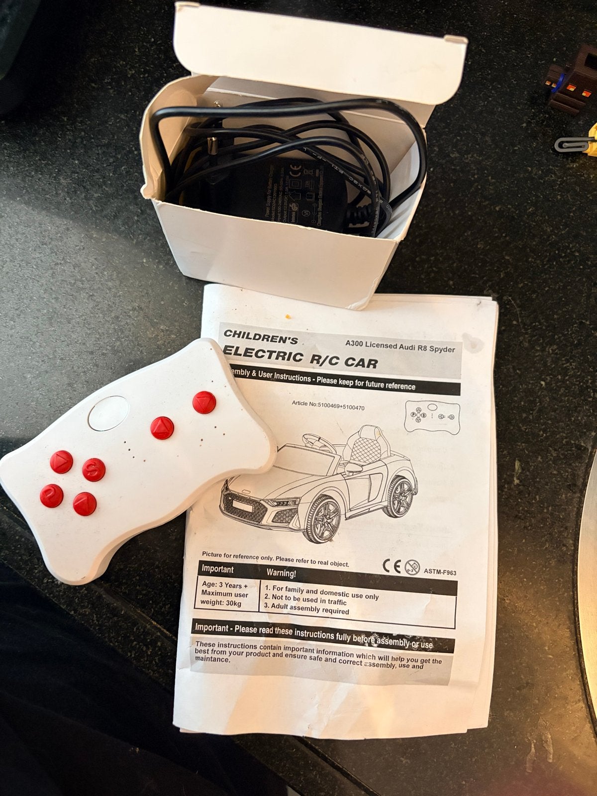 Audi R8 Spyder elektrische kinderauto met afstandsbediening, Kinderen en Baby's, Ophalen, Zo goed als nieuw