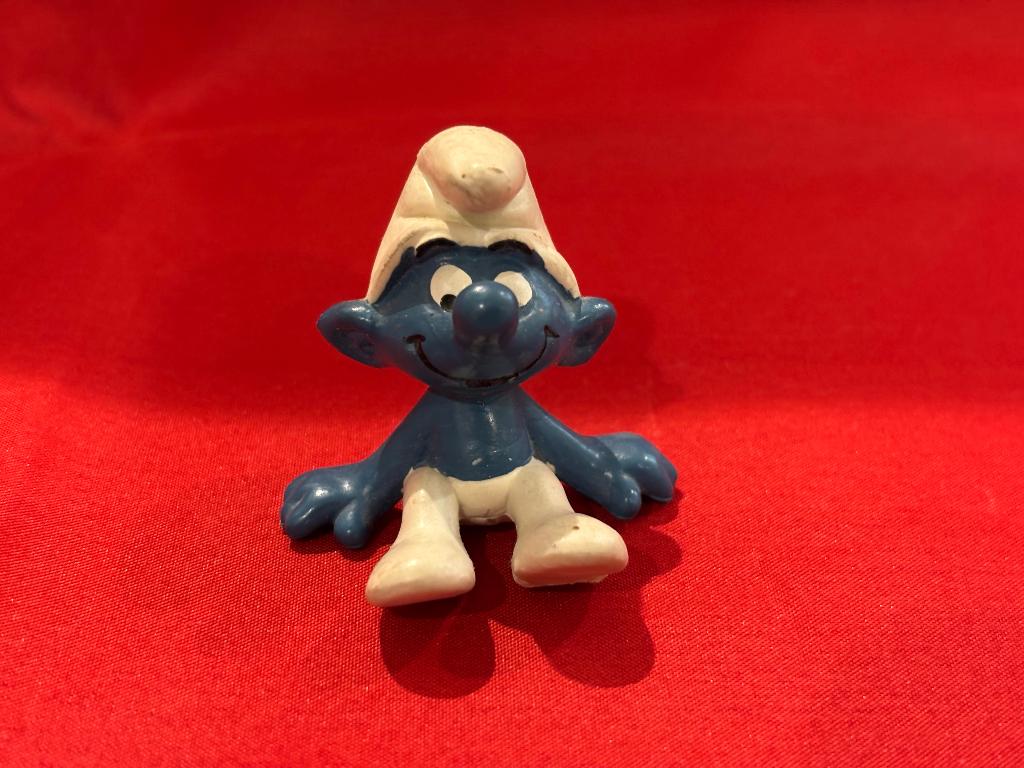 Standaard smurf zittend, hoogte 4,5 cm Schleich 1979 Peyo, Verzamelen, Smurfen, Ophalen, Zo goed als nieuw, Overige Smurfen, Poppetje, Figuurtje of Knuffel