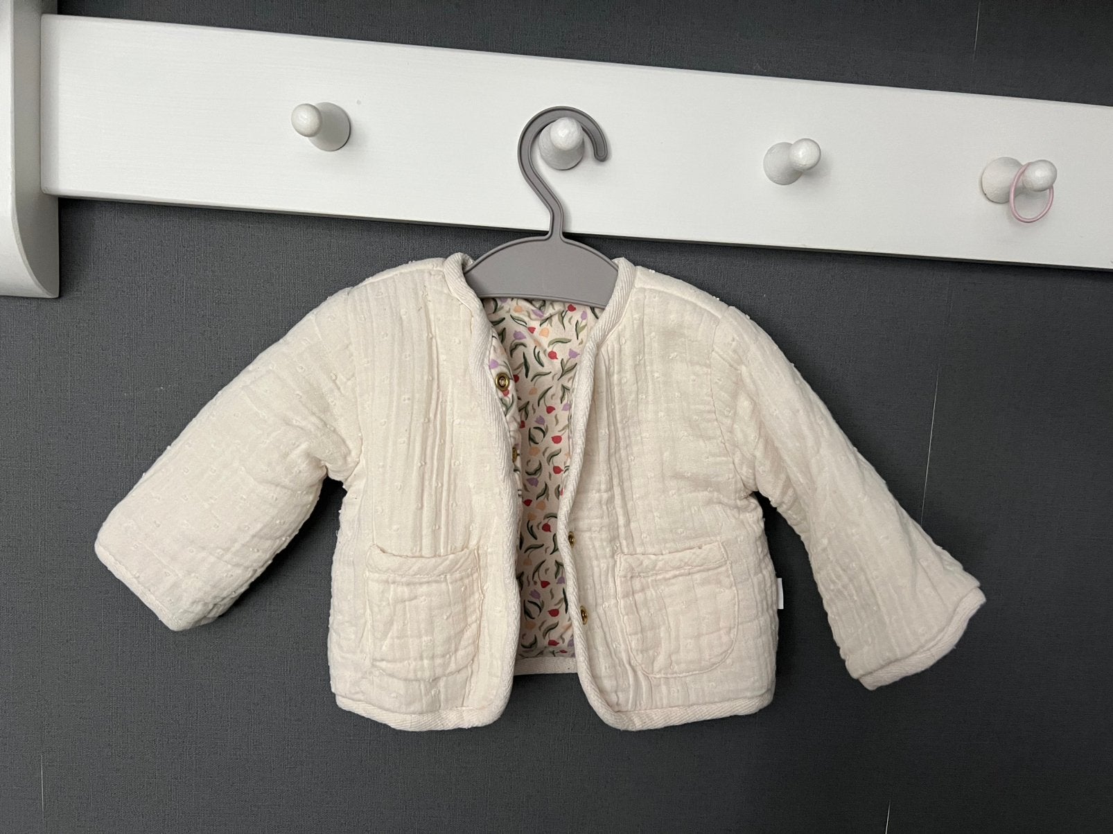 Noppies jasje met een bloementje voering kleur creme maat 62, Kinderen en Baby's, Ophalen of Verzenden, Zo goed als nieuw, Jongetje of Meisje