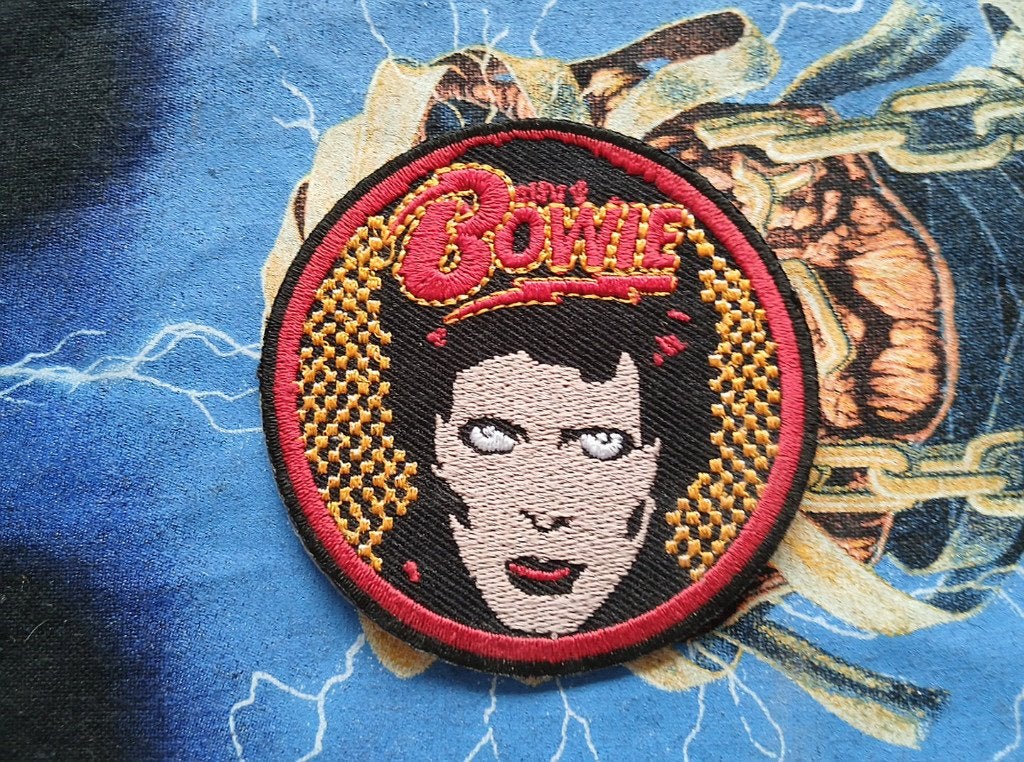David Bowie mooie nieuwe patch b112, Ophalen of Verzenden, Nieuw, Kleding