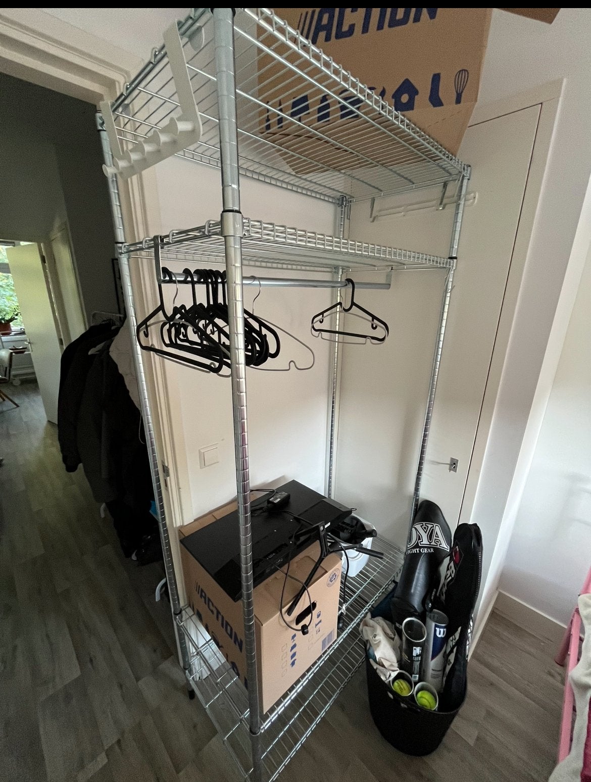 Metalen kledingrek met planken en hangruimte, Huis en Inrichting, Met plank(en), Gebruikt, 100 tot 150 cm, 200 cm of meer