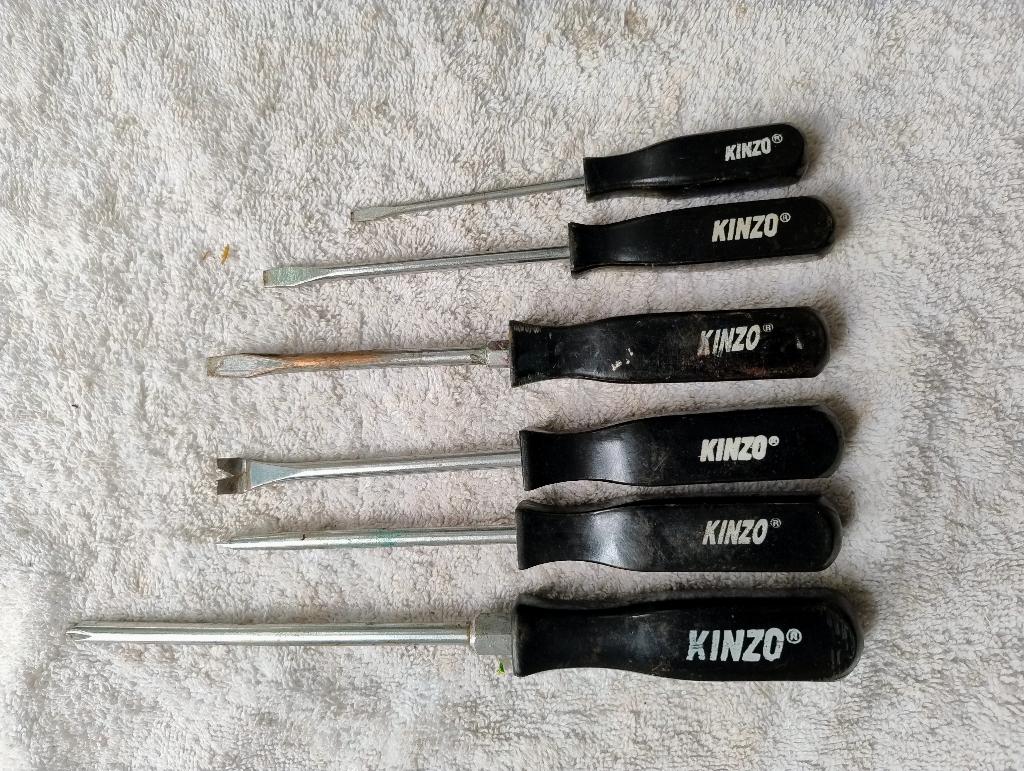 kinzo set 6 stuks plat kruis priem, Ophalen of Verzenden, Gebruikt