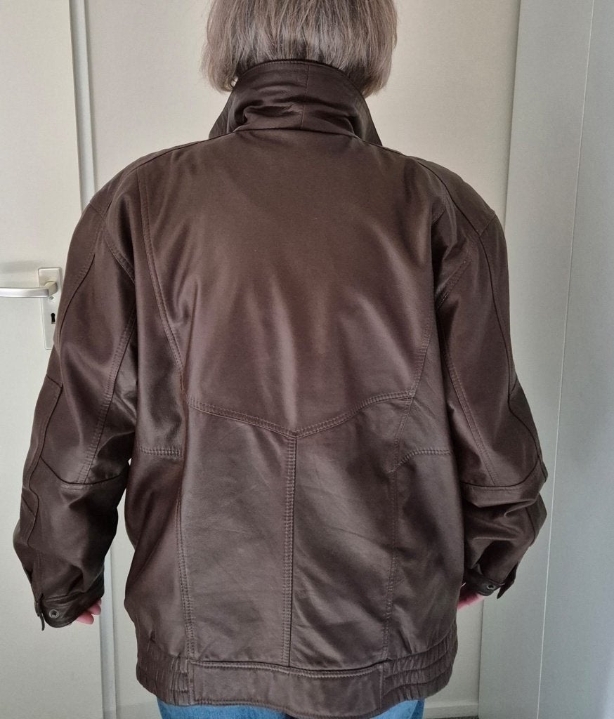 Retro. Echte leren jas, herenmaat 52, zo goed als nieuw, Ophalen, Maat 52/54 (L), Zo goed als nieuw, WE