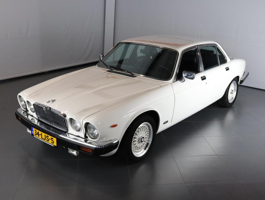 Jaguar Sovereign 5.3 V12 HE Sovereign, Auto's, Oldtimers, Automaat, Zwart, Wit, Leder