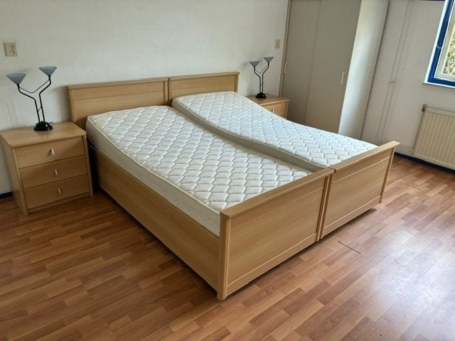 Senioren bed tweepersoons, Ophalen, Verstelbaar, Eenpersoons, Bruin