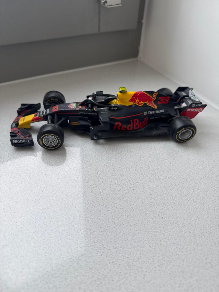 Red Bull Formule 1 Auto 1:24 Model, Ophalen of Verzenden, Zo goed als nieuw, Auto, Overige merken