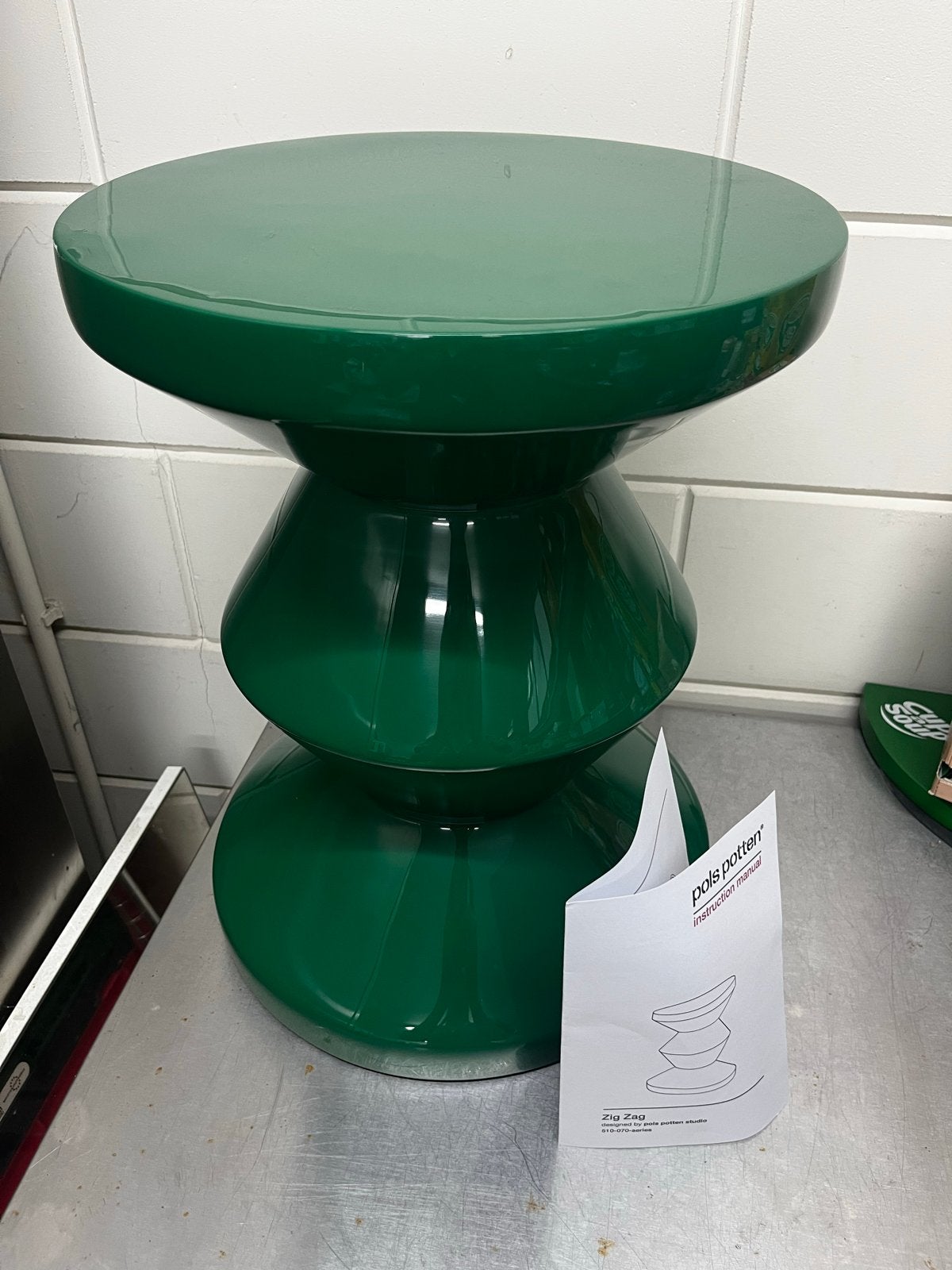 Pols Potten Zig Zag Bijzettafel Emerald Groen Nieuw, 45 tot 60 cm, Overige materialen, Minder dan 55 cm, Onebkend