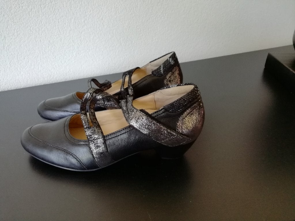 Nieuwe Helioform maat 39/39 1/2, Schoenen met lage hakken, Verzenden, Zwart, Nieuw