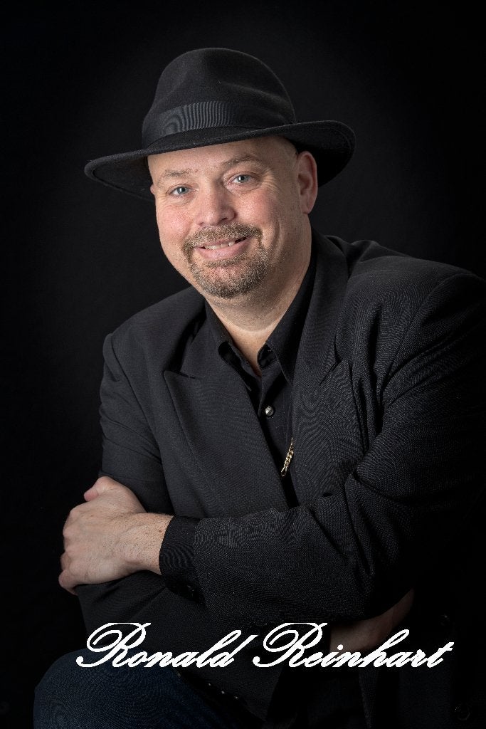 Feest /zanger / Hazes look a like/ bekend van TV nu 195