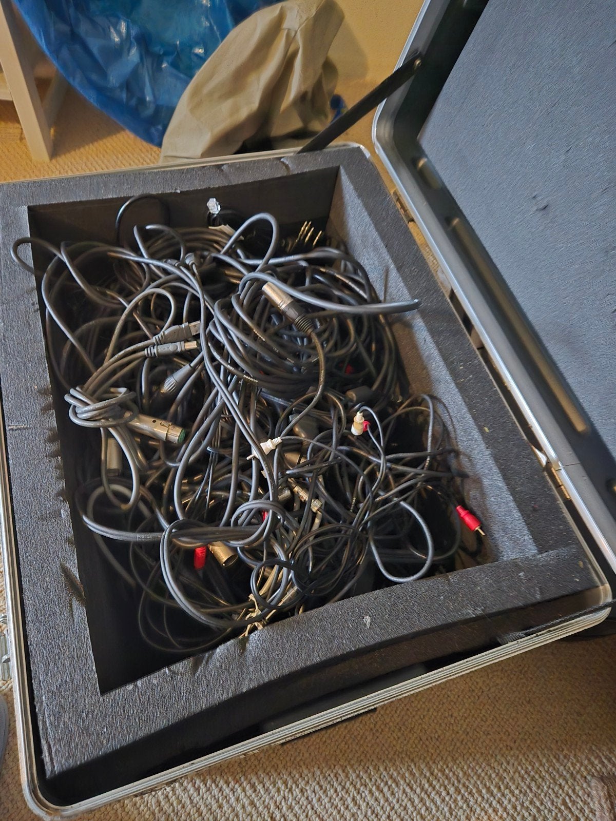 Flightcase met kabels voor audio/licht, Muziek en Instrumenten, Ophalen, Gebruikt