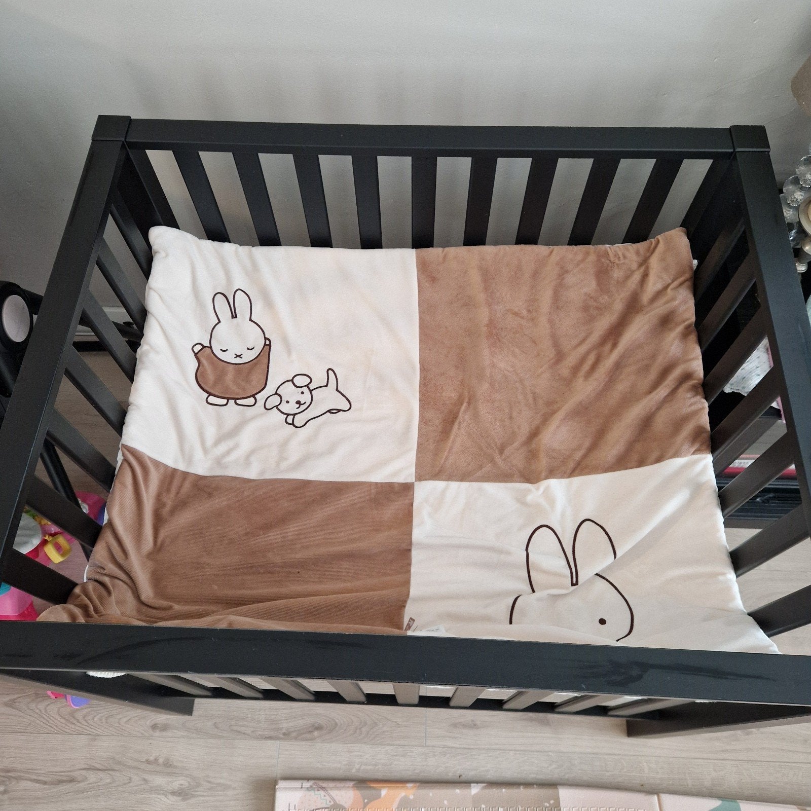 Zwarte Baby Box europe baby- Zo goed als nieuw, Kinderen en Baby's, Ophalen, Zo goed als nieuw, Boxkleed