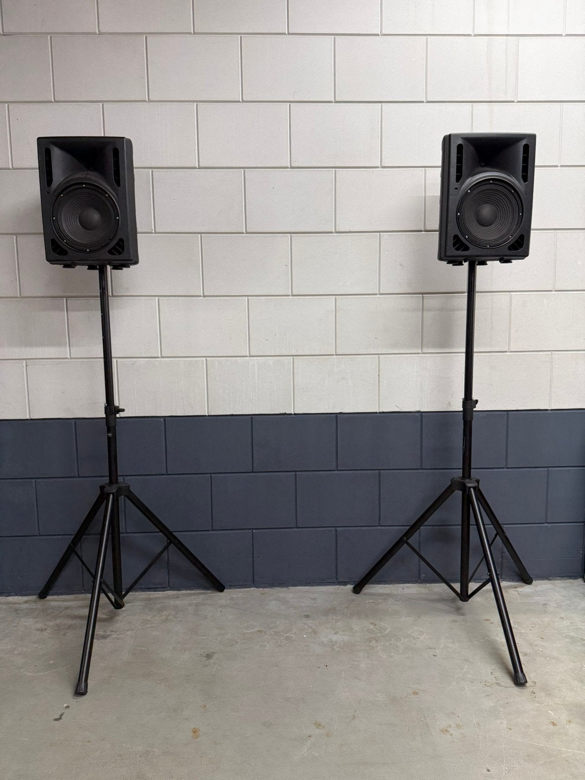 Complete 10” actieve speakerset huren – vanaf €15 per dag, Ophalen, Zo goed als nieuw, Overige