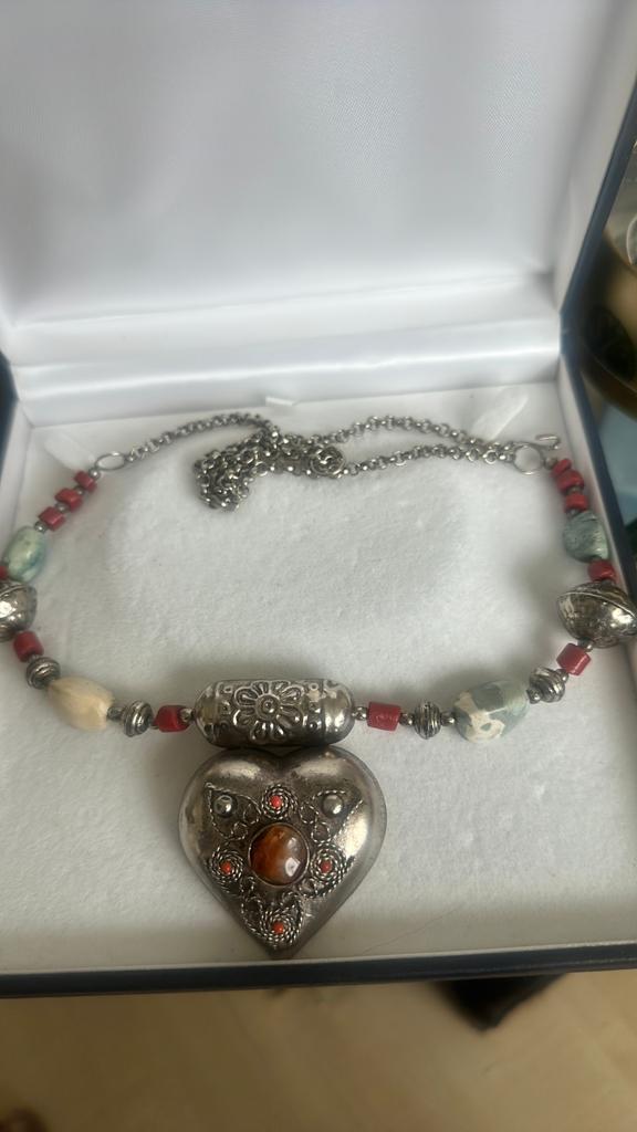 Ketting met bloed koraal, Ophalen of Verzenden, Zo goed als nieuw, Rood, Steen of Mineraal