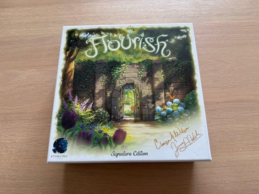 Flourish - Signature Edition - Bordspel incl. uitbreidingen, Ophalen of Verzenden, Zo goed als nieuw