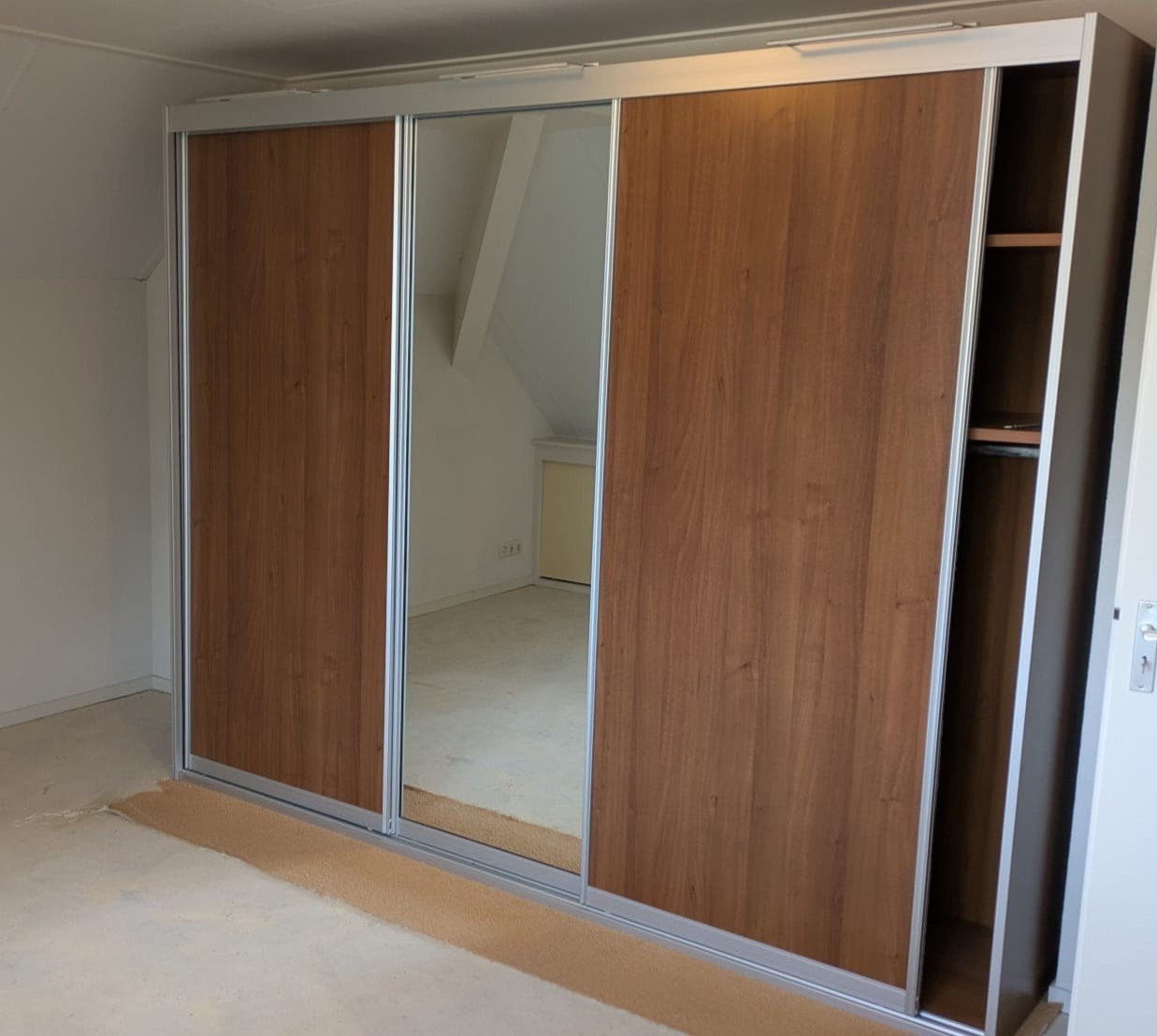 Kledingkast met schuifdeuren, Ophalen, 200 cm of meer, Zo goed als nieuw, 200 cm of meer