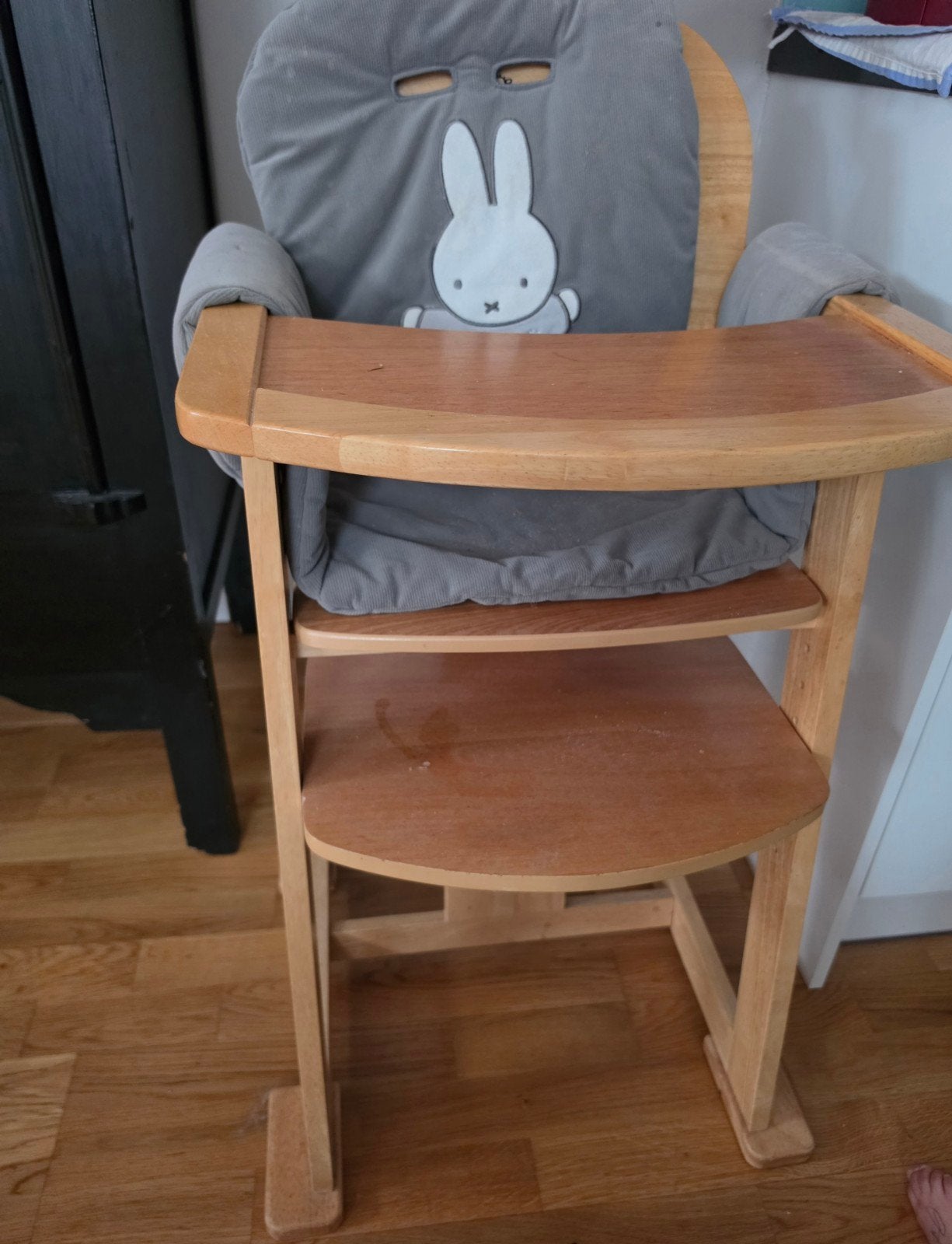 Houten kinderstoel met Nijntje kussen, Kinderen en Baby's, Ophalen of Verzenden, Gebruikt, Overige typen