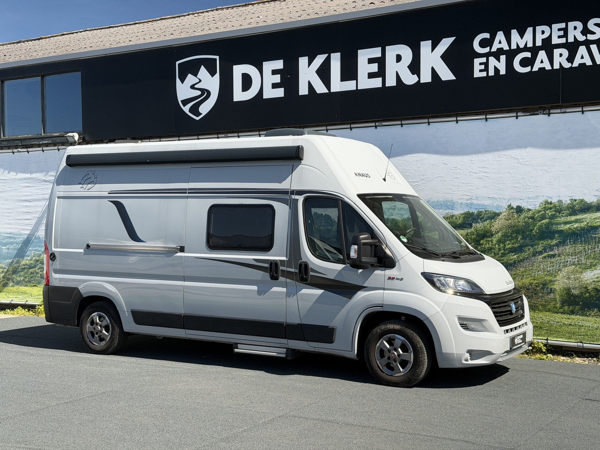Knaus BOXSTAR 600DQ SOLUTION / Gratis stalling (bj 2021), Caravans en Kamperen, Buscamper of Camperbus, Bedrijf, Info@deklerkcaravans.nl