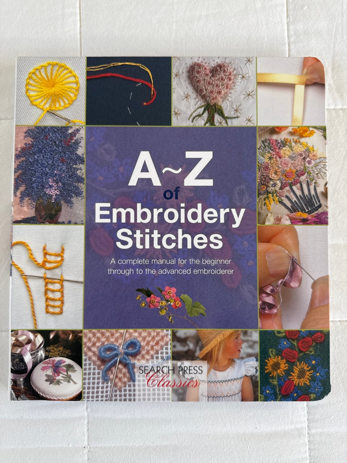 A-Z of Embroidery Stitches - Borduurboek, Ophalen of Verzenden, Zo goed als nieuw, Borduren en Naaien