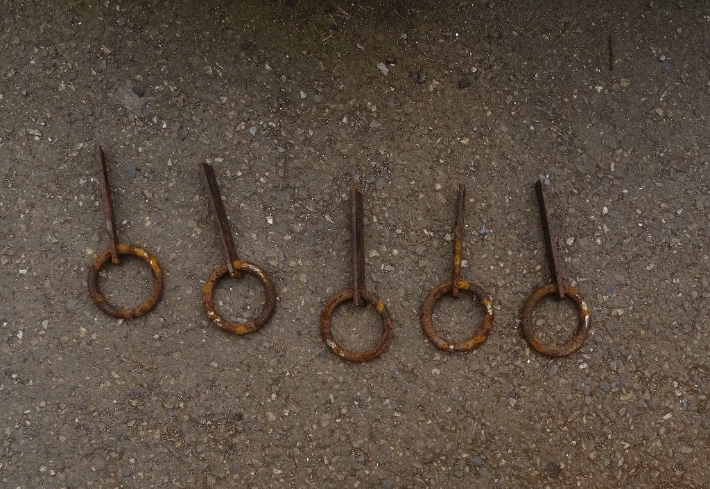 mooie smeedijzeren ringen uit stal van boerderij, Antiek en Kunst, Ophalen