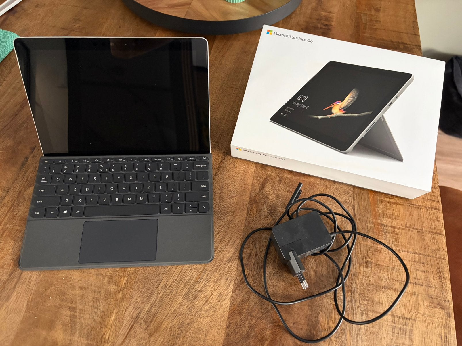 Microsoft Surface Go 8GB / 128GB – toetsenbord, lader & doos, Ophalen, Qwerty, Minder dan 2 Ghz, 10 inch of minder