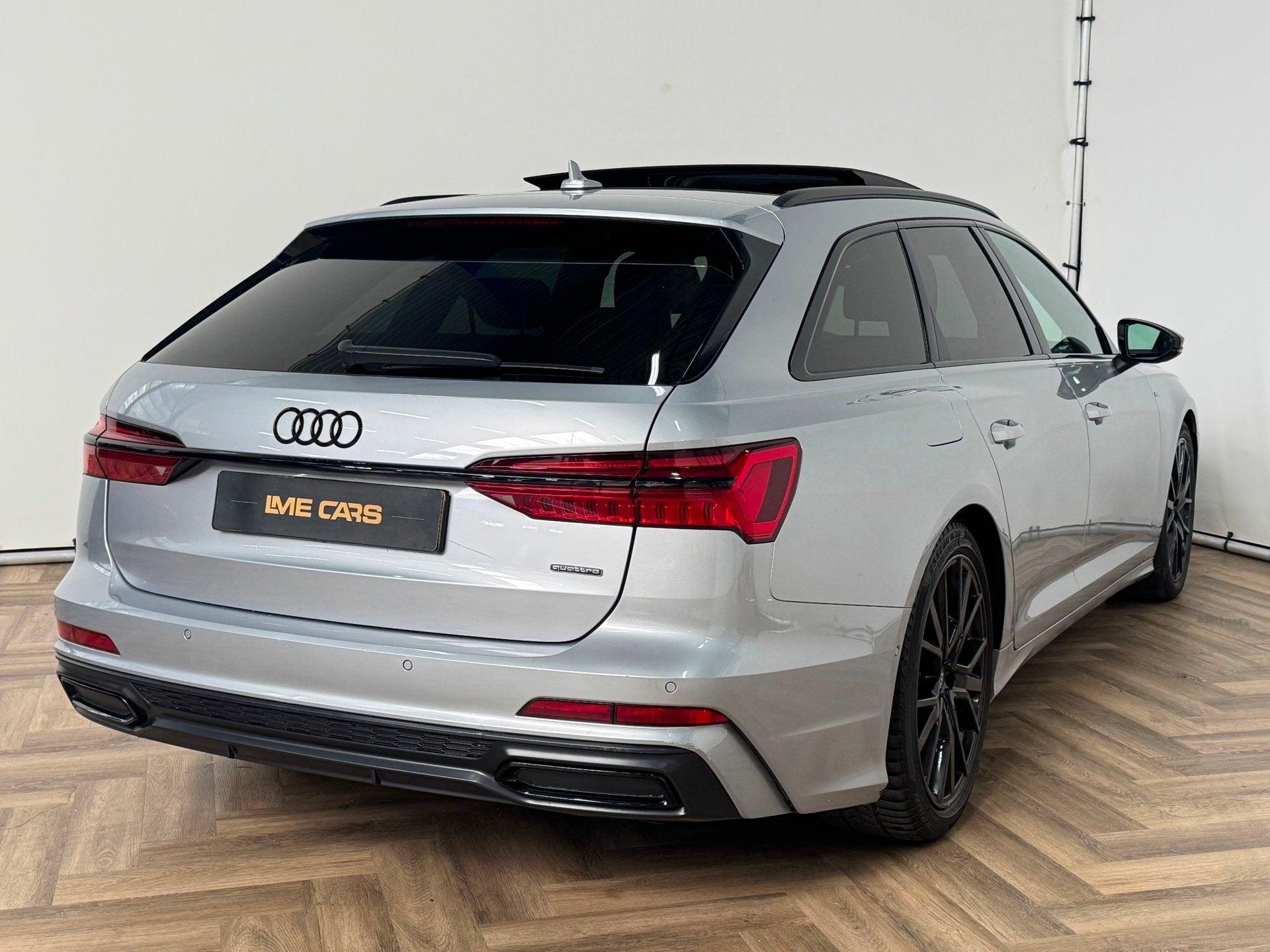 Audi A6 Avant 55 TFSI e quattro Competition|PANO|B&O|STOELVE, Auto's, Automaat, 14 kWh, Gebruikt, 4 cilinders