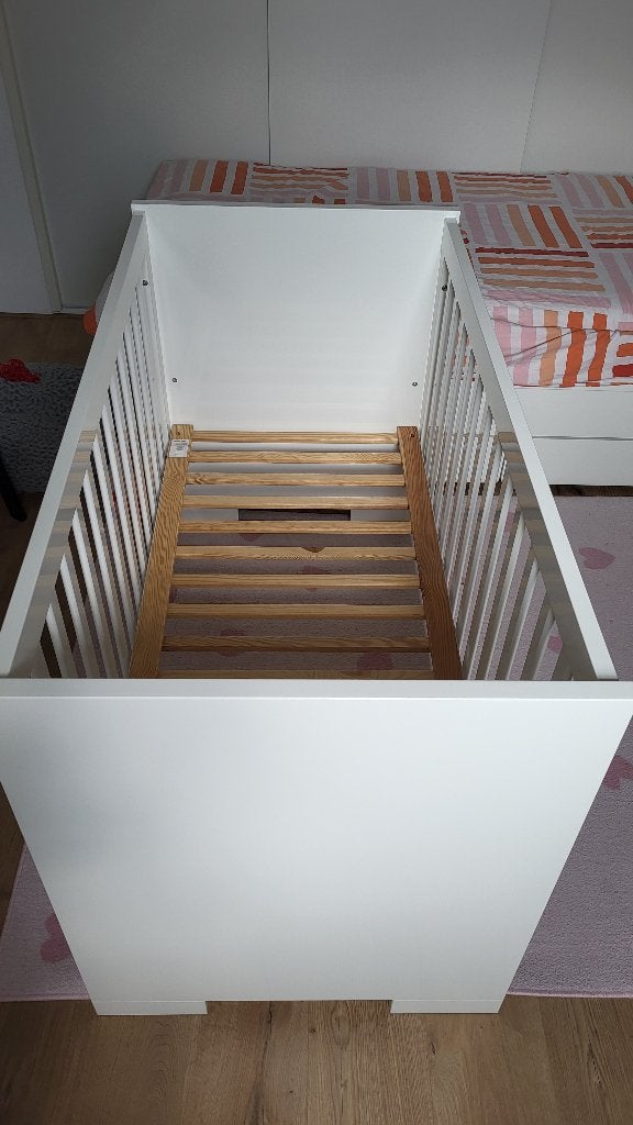 Ledikant – Hoog glans Wit incl. toebehoren, Kinderen en Baby's, Kinderkamer | Complete kinderkamers, Ophalen, Zo goed als nieuw