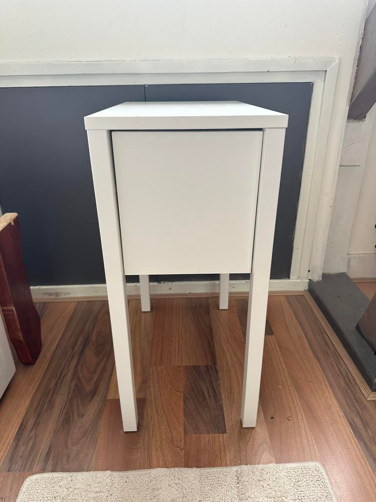 IKEA nachtkastje, Huis en Inrichting, Slaapkamer | Nachtkastjes, Ophalen, Overige materialen, Gebruikt, Minder dan 45 cm