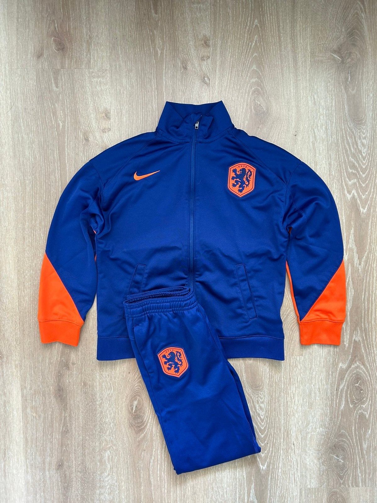 Nederlands elftal trainingspak Nike 24/26 Maat 122-128, Gebruikt, Jongen of Meisje, Sport- of Zwemkleding, Ophalen of Verzenden