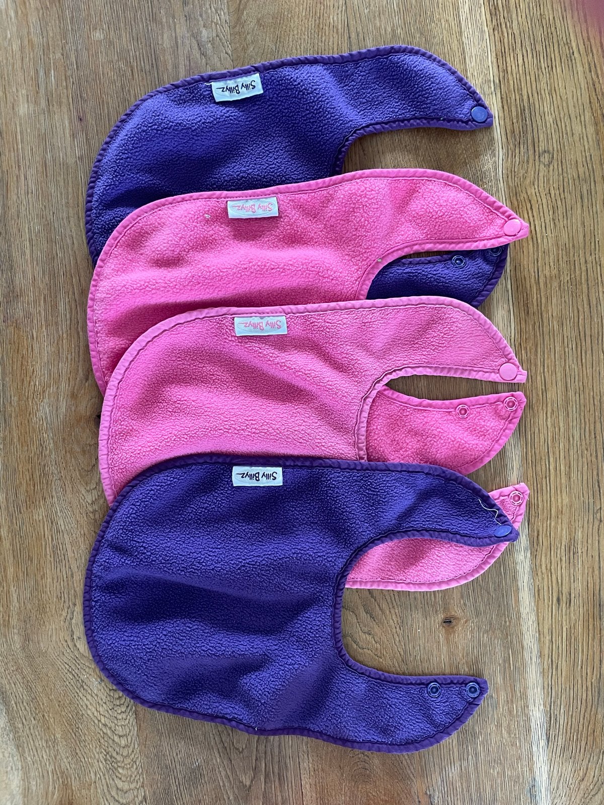 4 Silly Billyz slabbers - roze en paars, Ophalen of Verzenden, Gebruikt