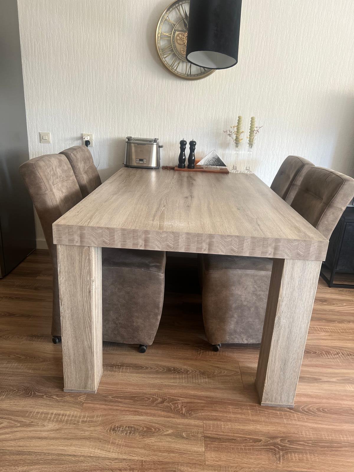 Mooie eettafel geschikt voor 4 stoelen, Huis en Inrichting, Tafels | Eettafels, 200 cm of meer, Zo goed als nieuw, Nvt, Rechthoekig