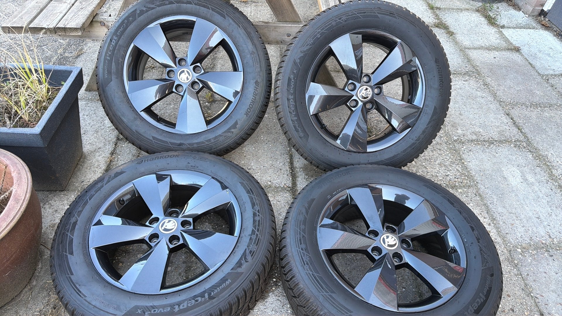 Skoda kodiaq originele winterset 215/65-17 hankook winter, Auto-onderdelen, Ophalen, Banden en Velgen, 17 inch, Winterbanden
