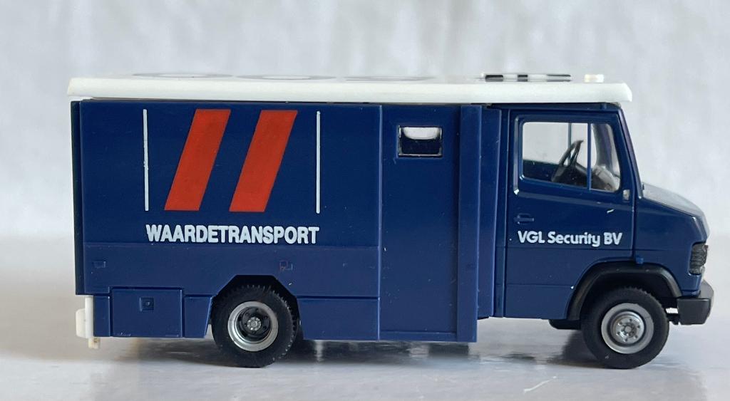 Herpa: Mercedes-​Benz T2 Waardetransport VGL Security Houten, Ophalen of Verzenden, Zo goed als nieuw, Auto, Herpa