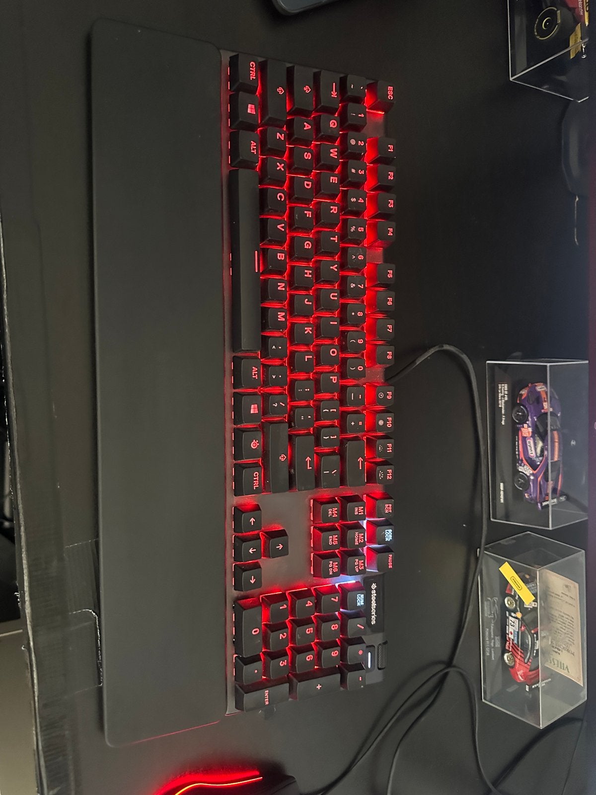 STEELSERIES Apex 5 Qwerty Gaming-toetsenbord, Computers en Software, Toetsenborden, Ophalen, Qwerty, Bedraad, Hot-swappable